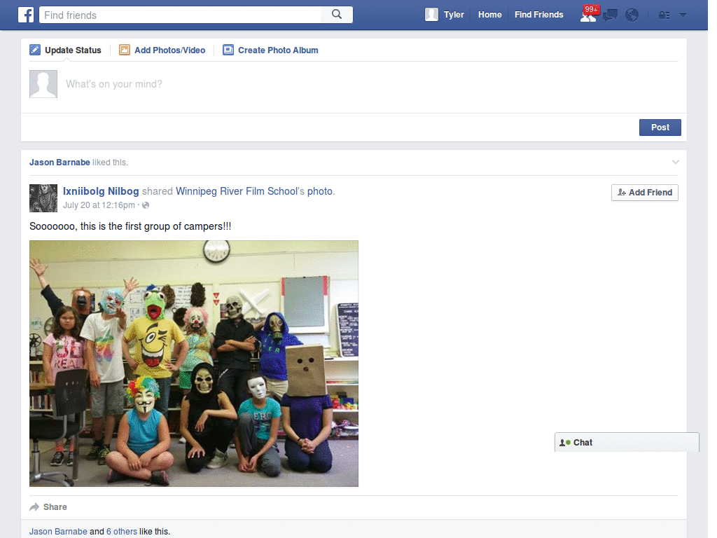 Facebook - Super wide newsfeed