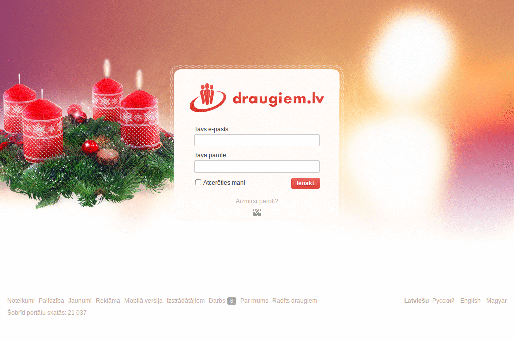 Hides "chat" bar & few "ads" on draugiem.lv