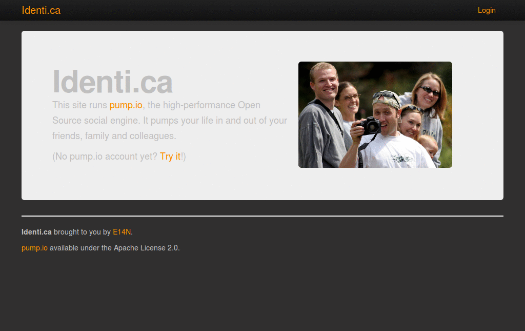 Identica – brown monochrome