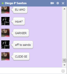 facebook chat com fundo roxo