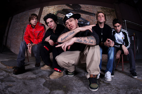 Facebook Charlie Brown Jr.
